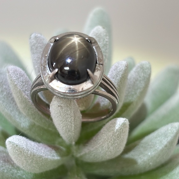 Vintage Platinum Genuine Black Star Sapphire Ring - Picture 8 of 13